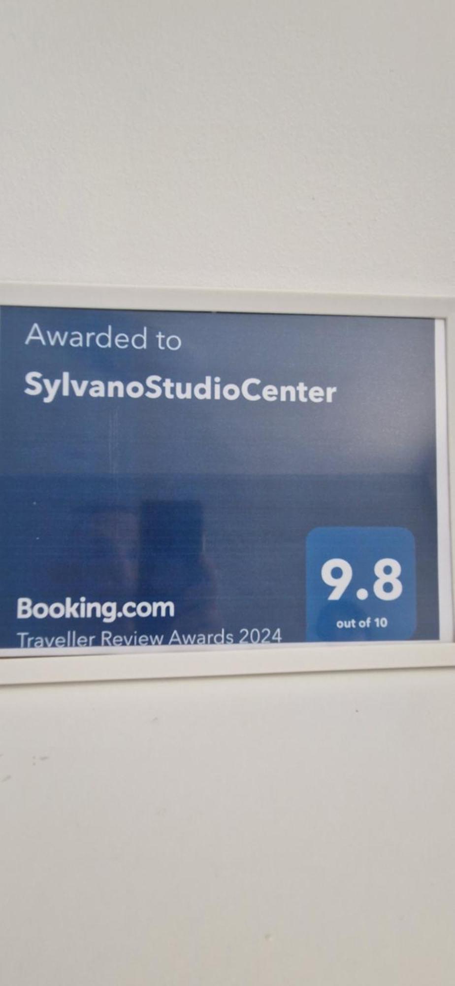 Sylvanostudiocenter 플로이에슈티 외부 사진